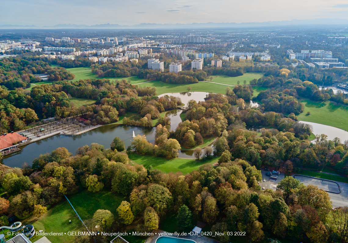 03.11.2022 -  Ostparksee mit Umgebung in Neuperlach